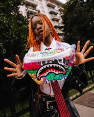 LE MONDE DES GRAFFITIS SAVVY CROSSBODY